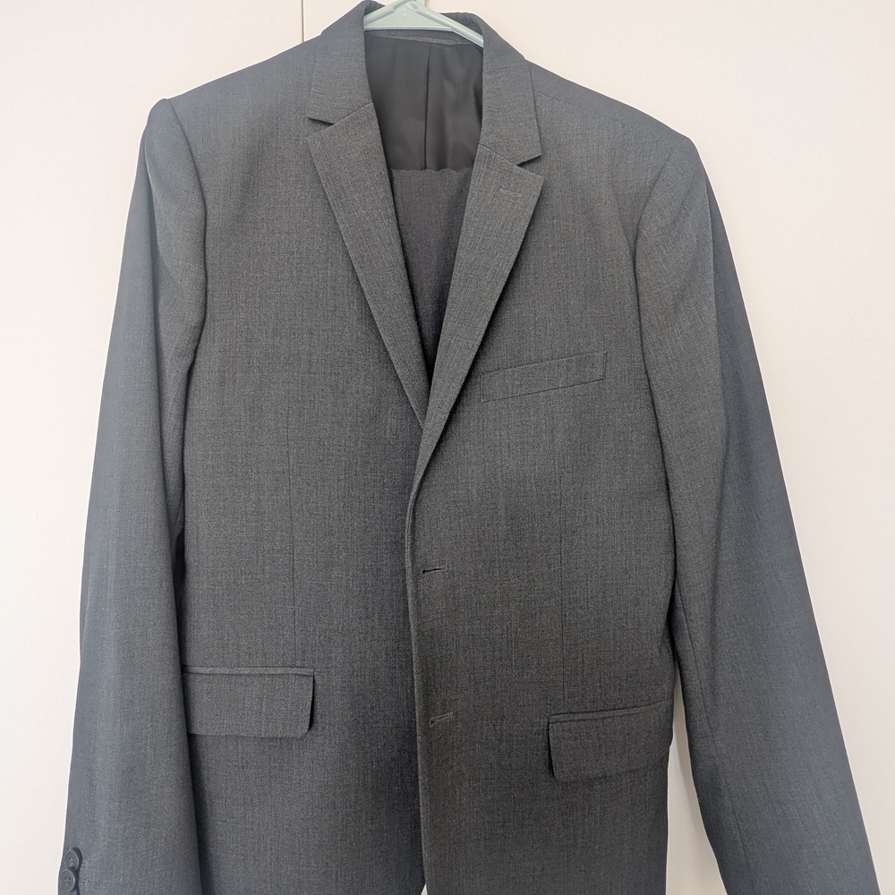 H&M Gray 2-piece Suit (Like New Never Worn)